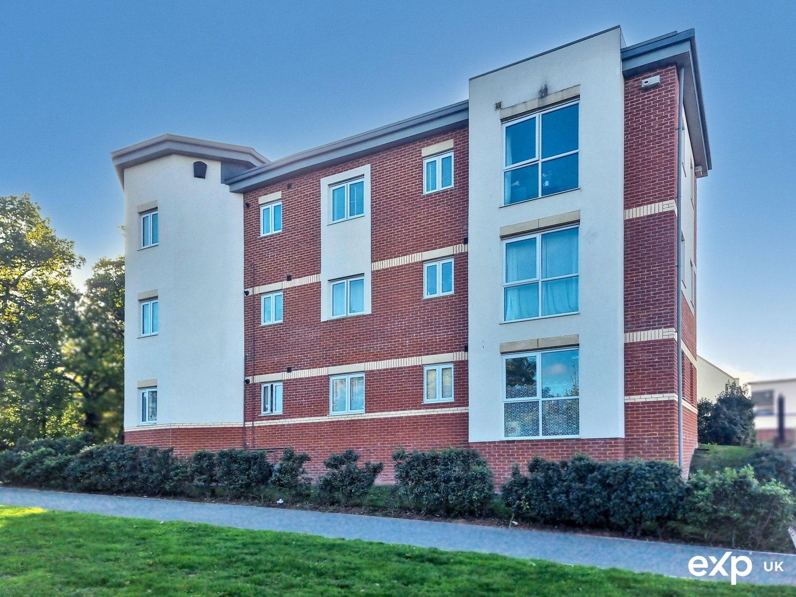 Flat for sale in Newton Abbot, Betony Drive, Newton Abbot, Devon, TQ12 1UA