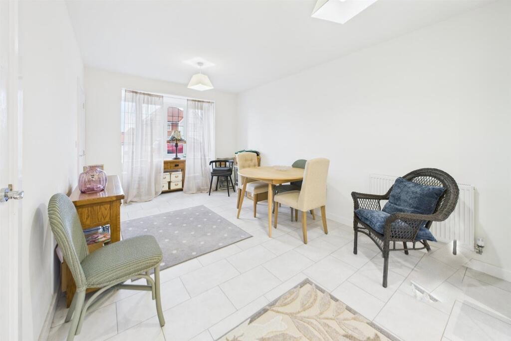 Detached House for sale in Stowmarket, Deer Walk, Stowmarket, IP14 1GP, 1594 m²