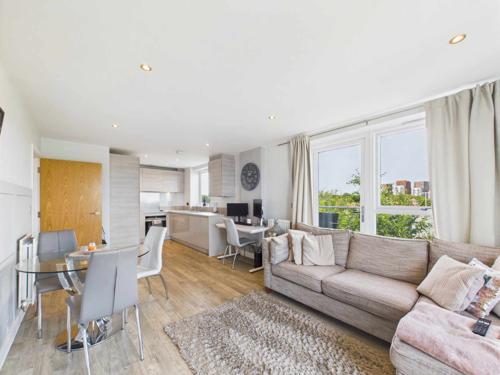 Flat for sale in Maidenhead, Marigold House, Wallingford Way, Maidenhead SL6 1GG, 733 m²