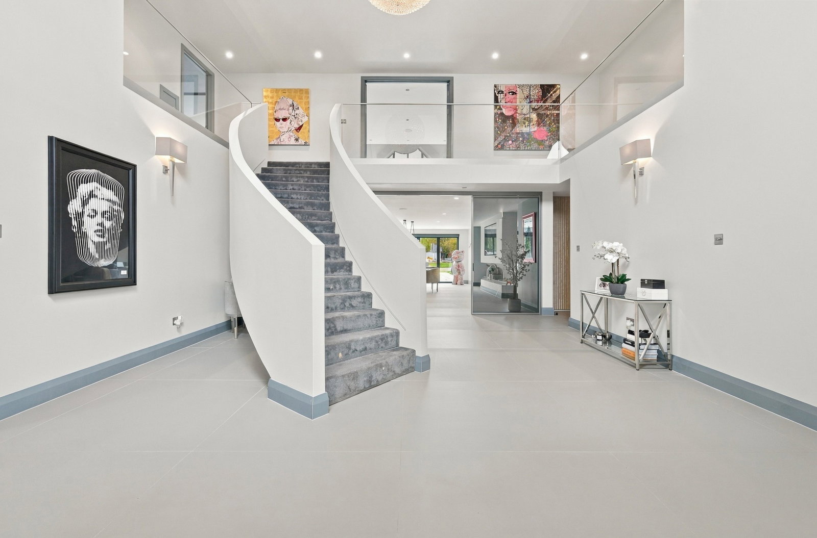 Detached House for sale in Billericay, Church Road, Ramsden Bellhouse, Billericay, CM11, 6101 m²