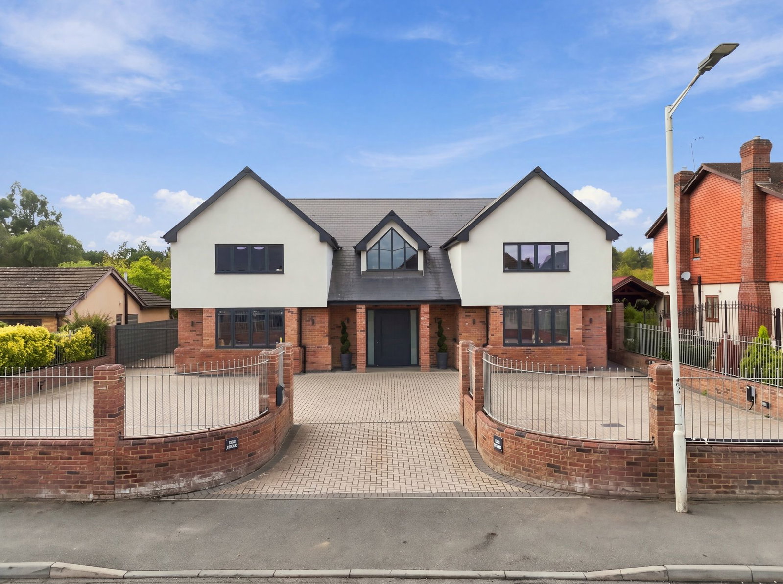 Detached House for sale in Billericay, Church Road, Ramsden Bellhouse, Billericay, CM11, 6101 m²