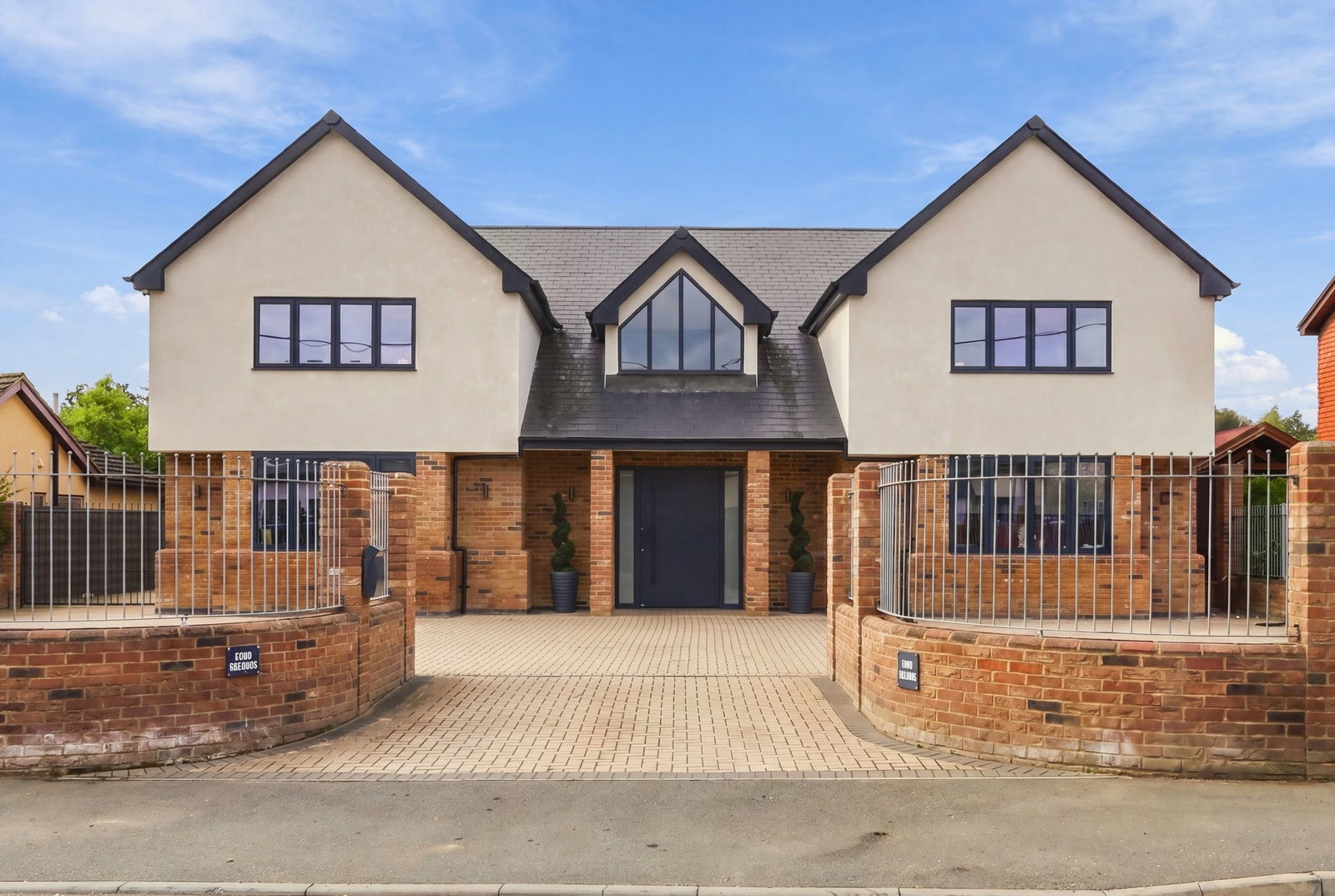 Detached House for sale in Billericay, Church Road, Ramsden Bellhouse, Billericay, CM11, 6101 m²