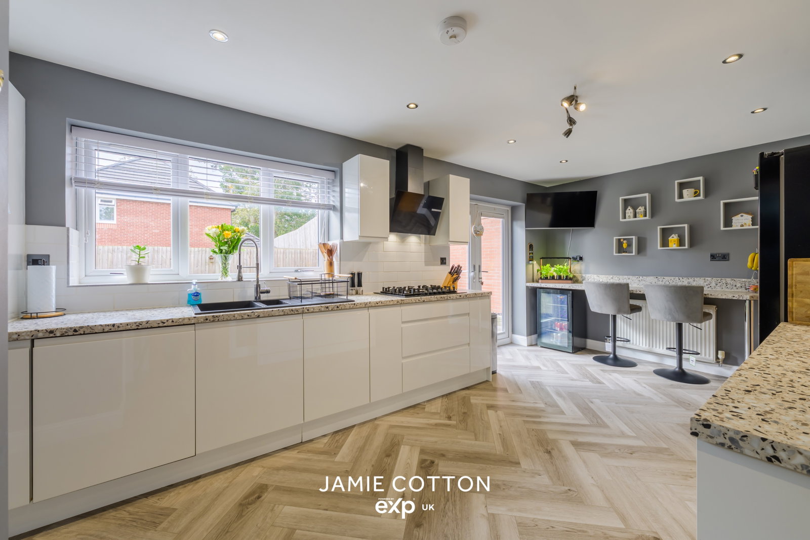 Detached House for sale in Halesowen, Ashbourne Ridge, Halesowen, B63 2BH, 1481 m²