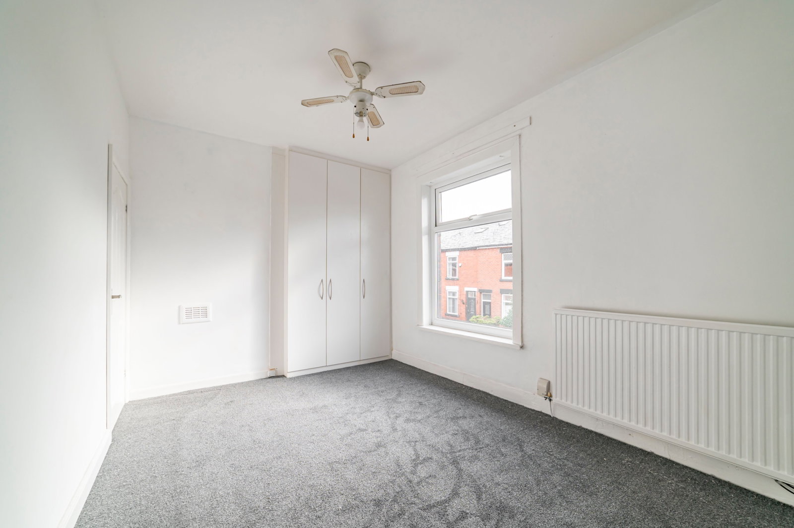 End Of Terrace House for sale in Heywood, Promenade Street, Heywood, 760 m²
