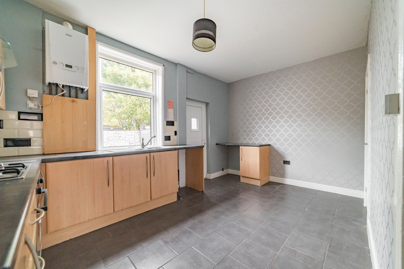 End Of Terrace House for sale in Heywood, Promenade Street, Heywood, 760 m²