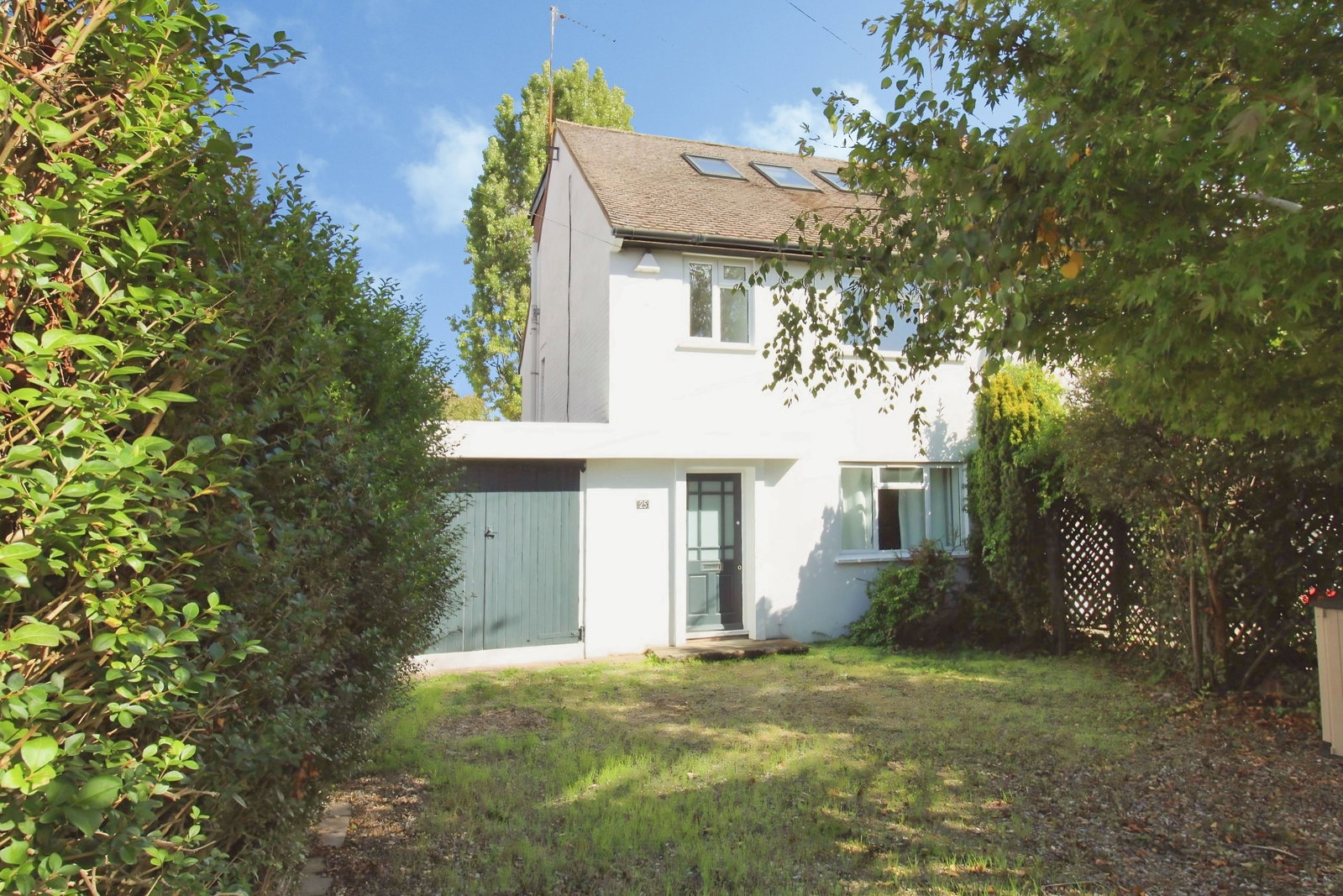 Semi Detached House for sale in Ruislip, Grasmere Avenue, Ruislip, GREATER LONDON, HA4 7PJ