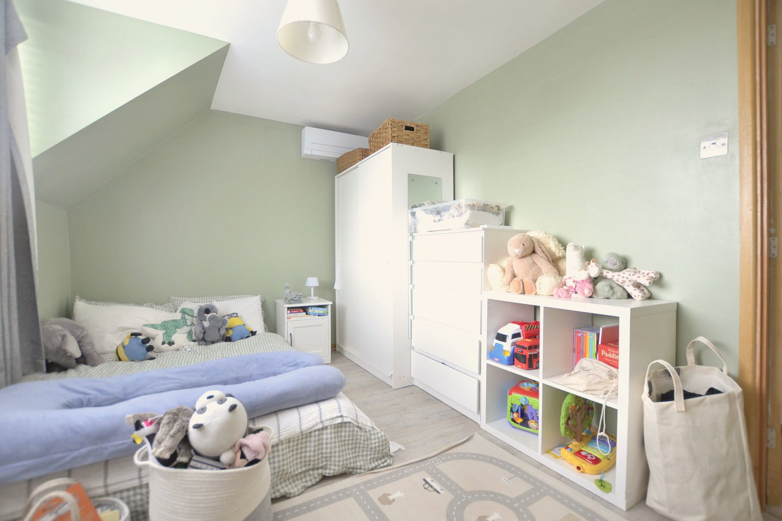 Semi Detached House for sale in Gloucester, Chosen Way, Hucclecote, GL3