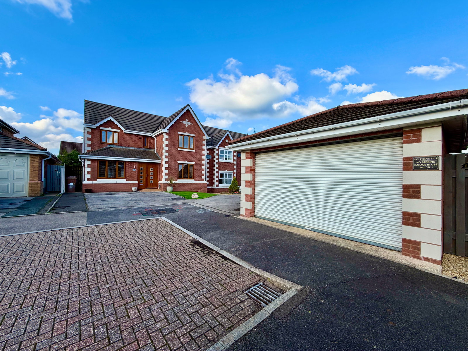 Detached House for sale in Blackwood, Rhodfa Glascoed, Blackwood, NP12 1GW