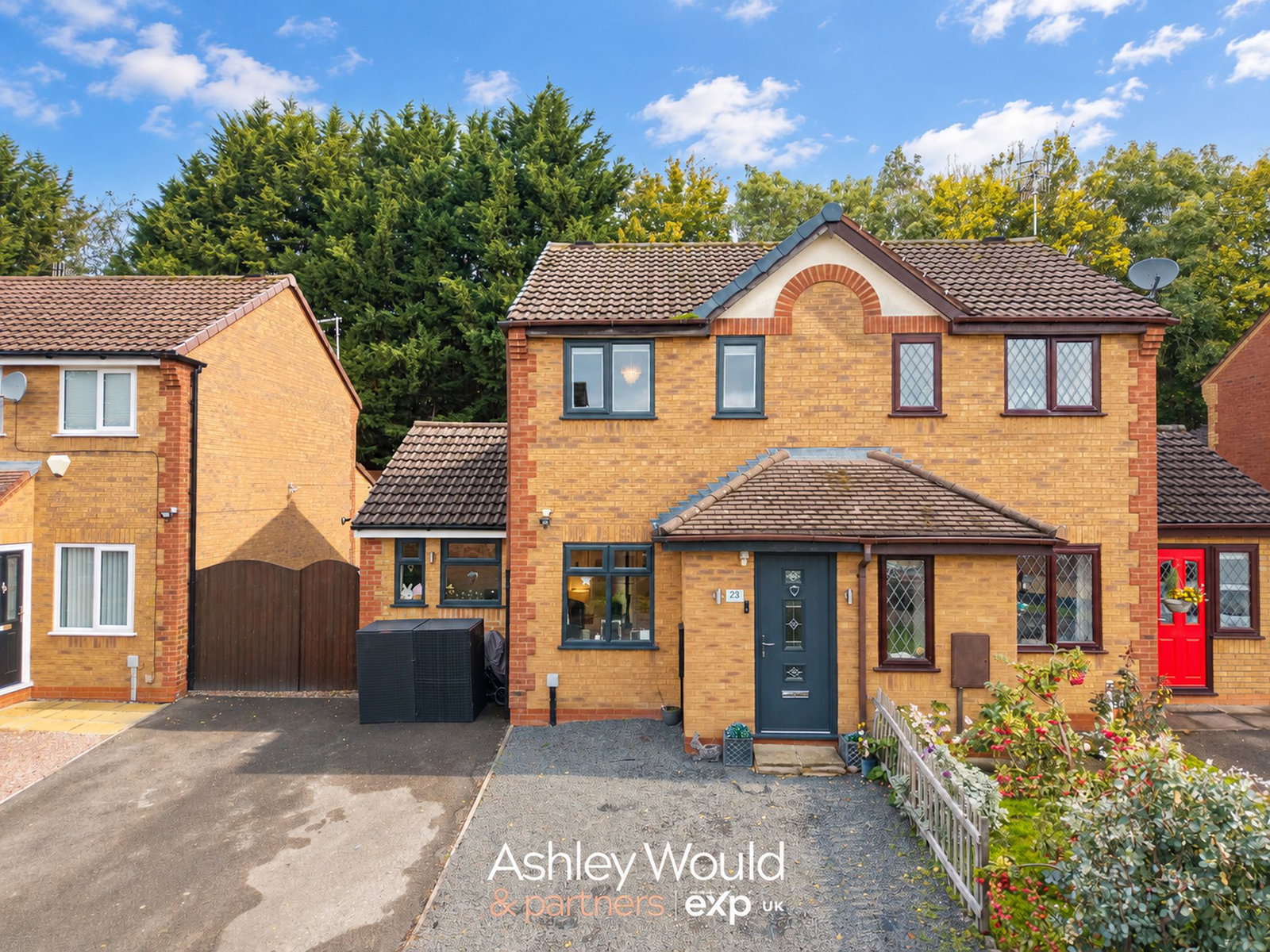 Semi Detached House for sale in Bromsgrove, Knowesley Close, Bromsgrove, B60 2RG