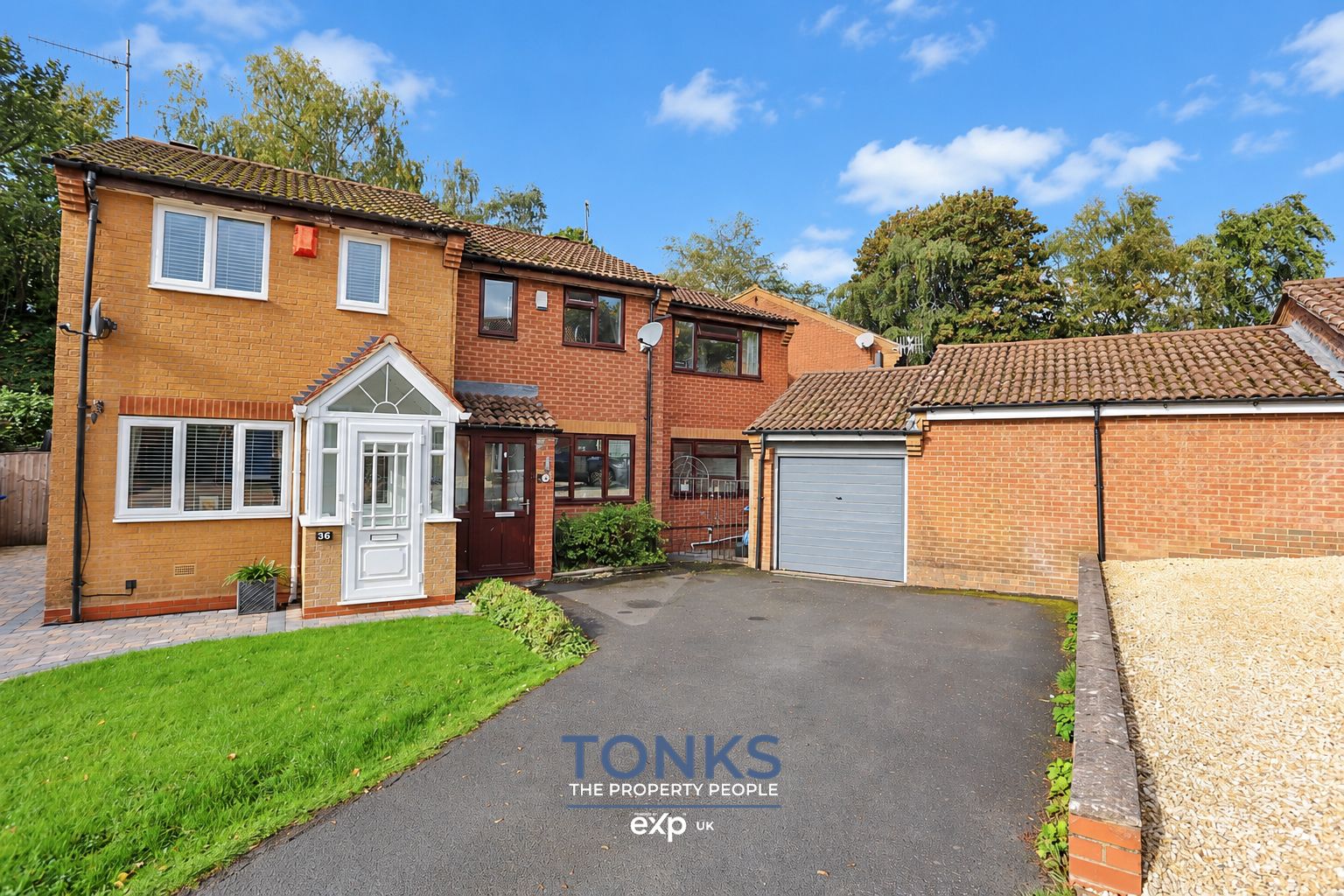Semi Detached House for sale in Halesowen, Sandringham Road, Halesowen, B62 8TJ