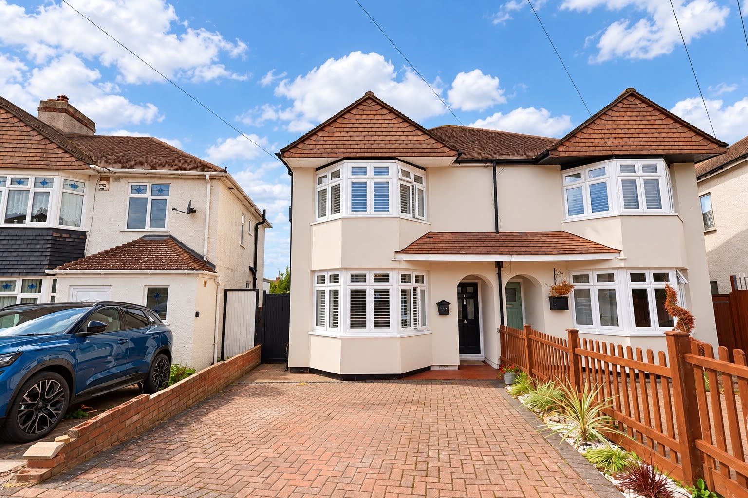 Semi Detached House for sale in Orpington, Georges Close, Orpington, BR5 3JR, 1184 m²