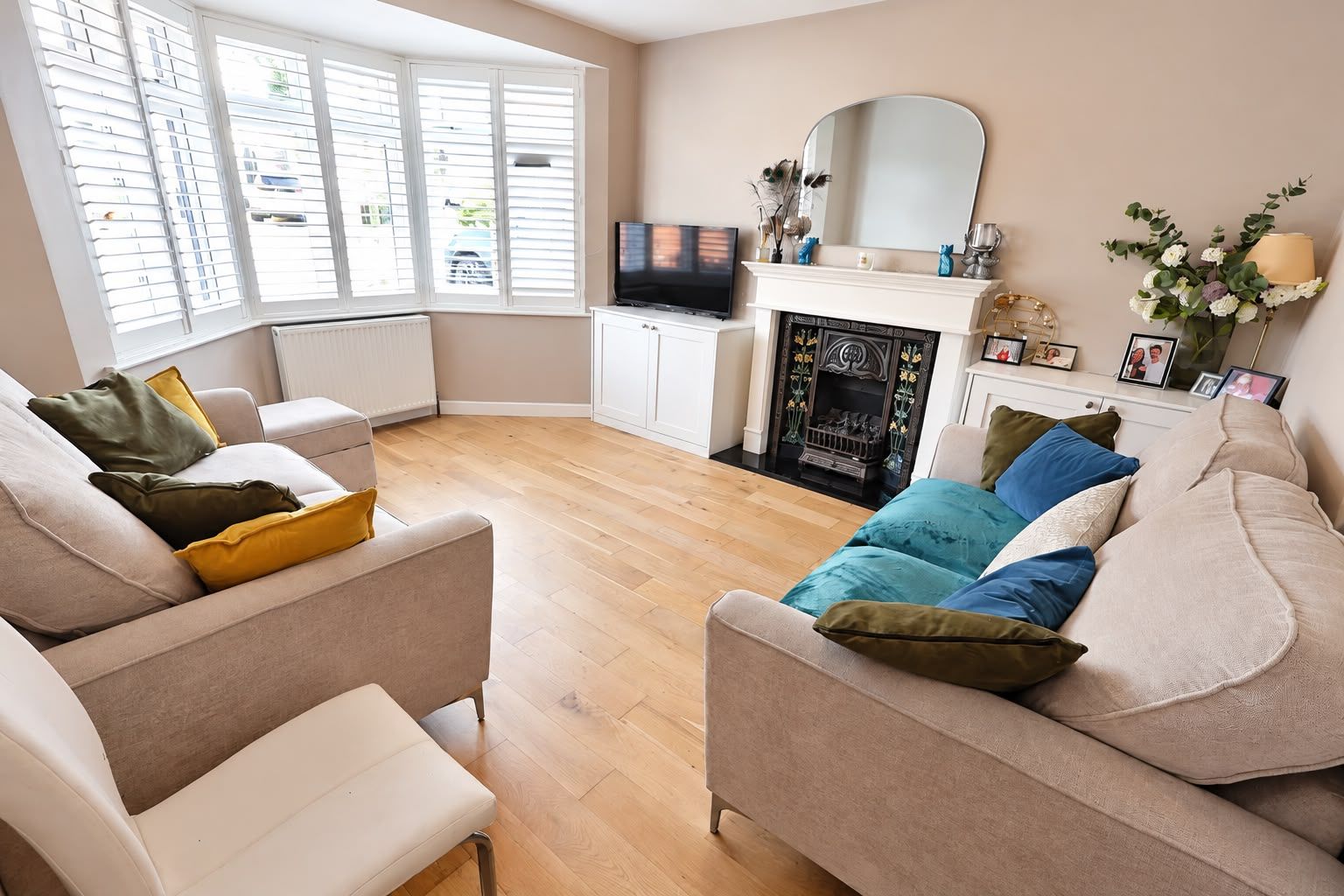 Semi Detached House for sale in Orpington, Georges Close, Orpington, BR5 3JR, 1184 m²