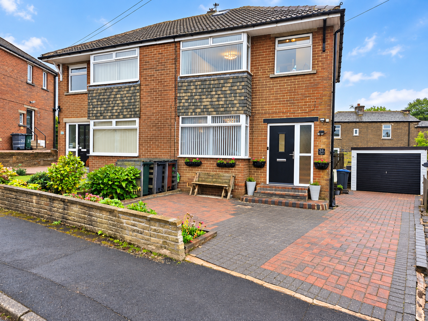 Semi Detached House for sale in Bradford, Weston Vale Road, Queensbury, Bradford, BD13 2HY