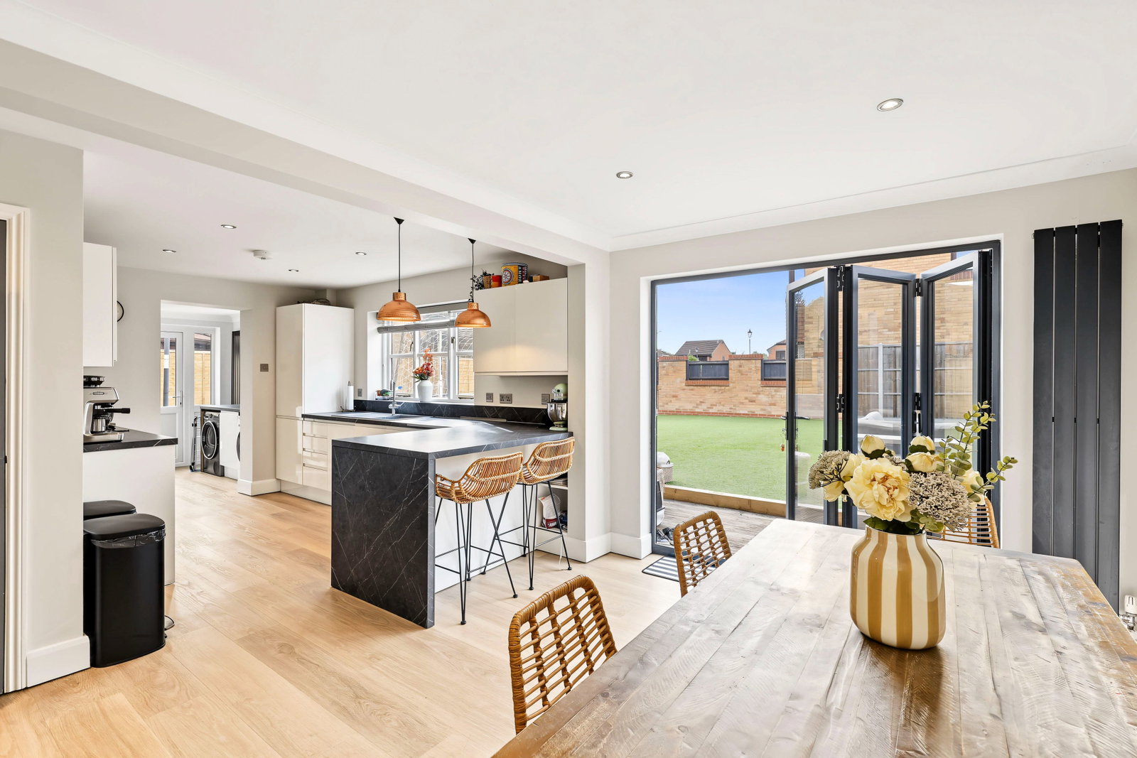 Detached House for sale in Bishop's Stortford, Blair Close, Bishop's Stortford, CM23 4PR, 1379 m²