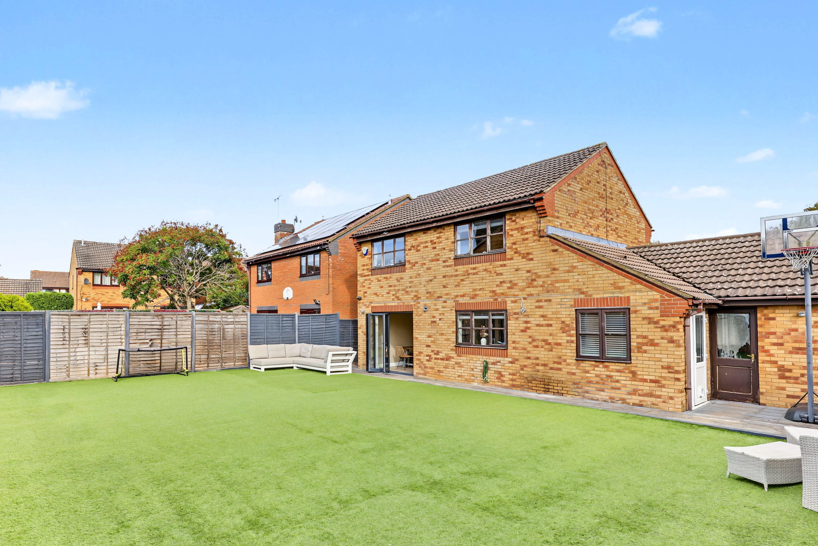 Detached House for sale in Bishop's Stortford, Blair Close, Bishop's Stortford, CM23 4PR, 1379 m²