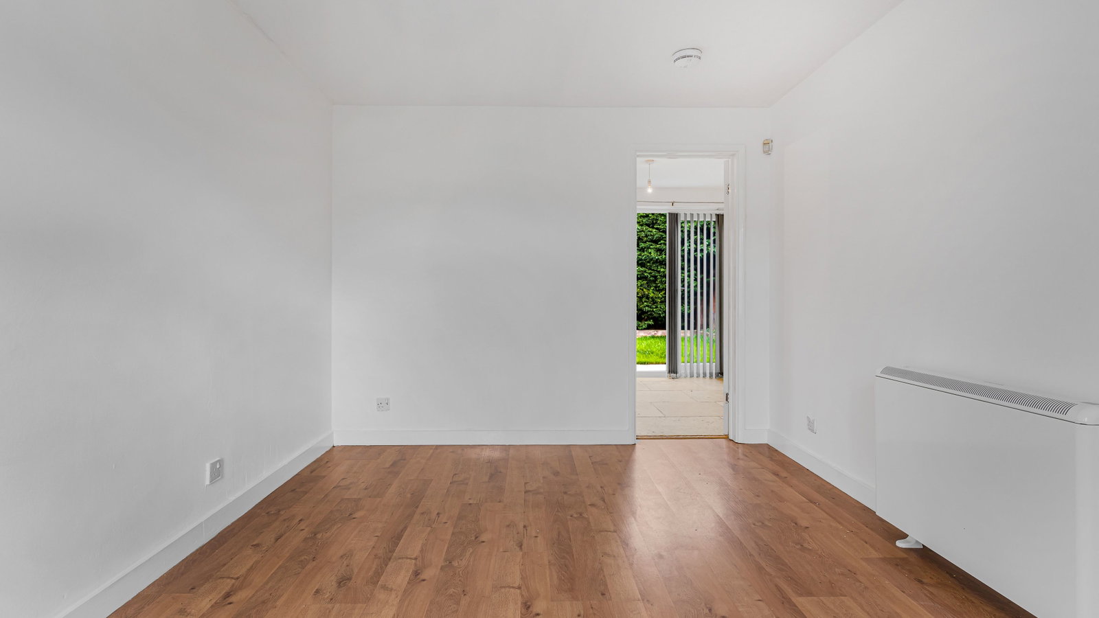 End Of Terrace House for sale in Birmingham, Brinklow Croft, Birmingham