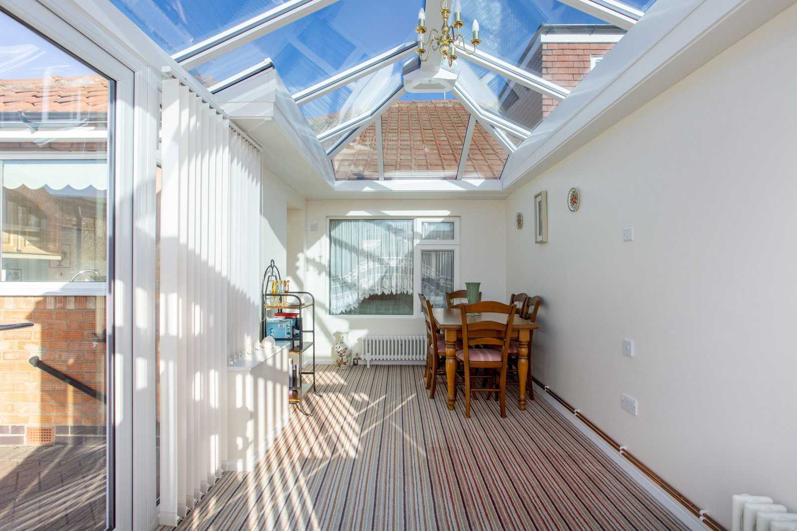 Semi Detached Bungalow for sale in York, Lyndale Avenue, York, YO10 3QB, 966 m²