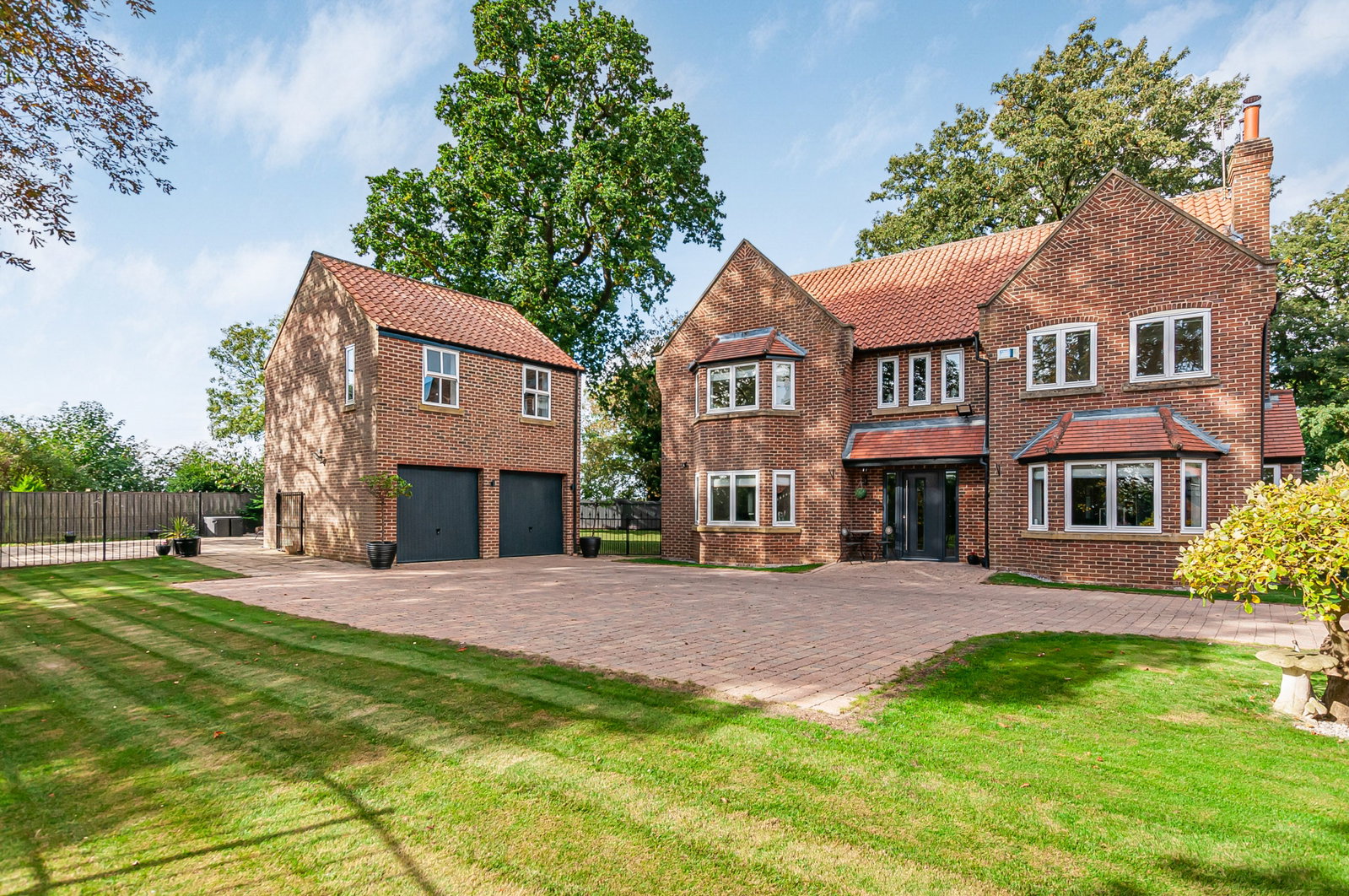 Detached House for sale in Hull, Woodland Rise, Sproatley, Hull, HU11 4GA