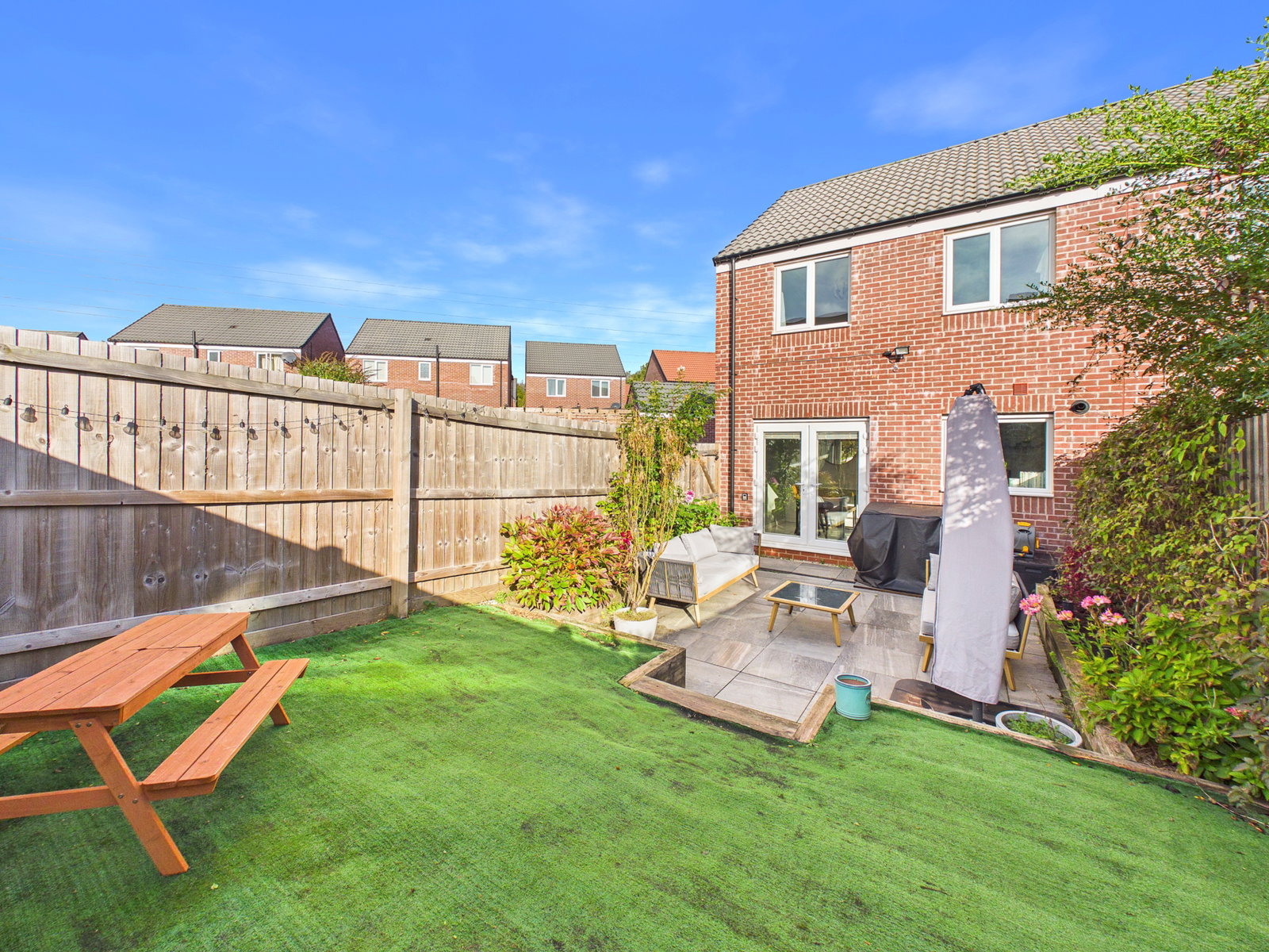 End Of Terrace House for sale in Clipstone, Blackthorn Gardens , Clipstone, Nottinghamshire, NG21 9HQ