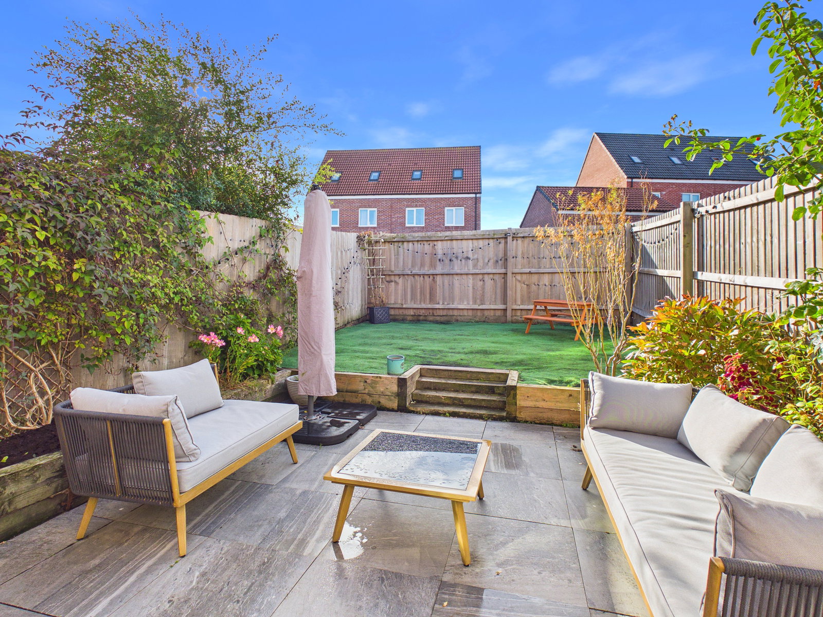 End Of Terrace House for sale in Clipstone, Blackthorn Gardens , Clipstone, Nottinghamshire, NG21 9HQ