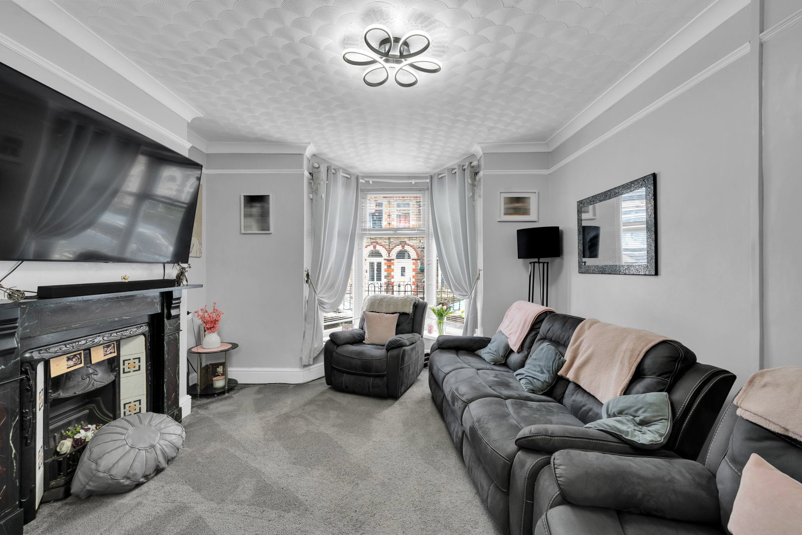 Terraced House for sale in Pontypool, Wainfelin Avenue, Pontypool, NP4 6DQ