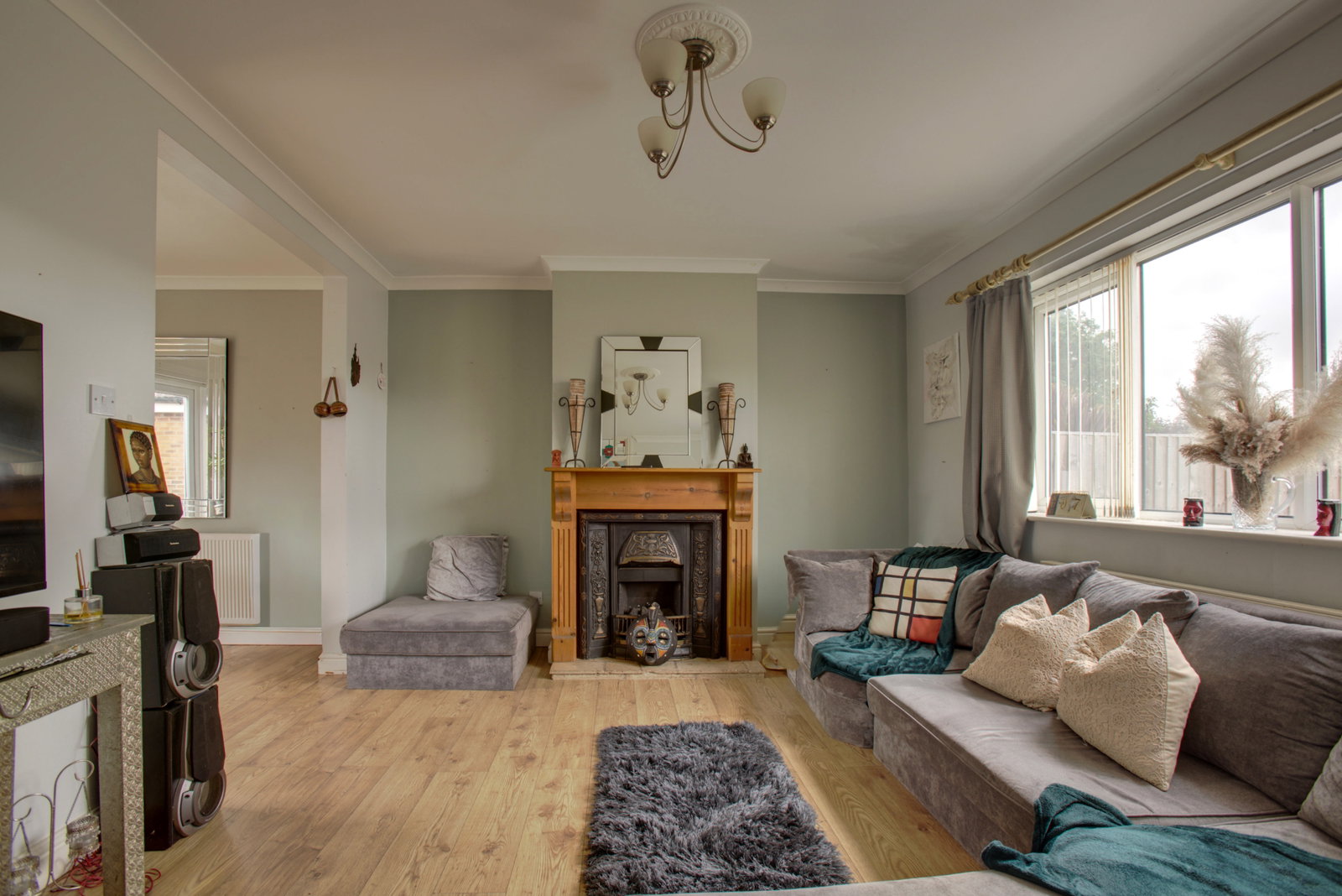 Terraced House for sale in Nottingham, Shelford Close, Radcliffe-on-Trent, NG12, 925 m²