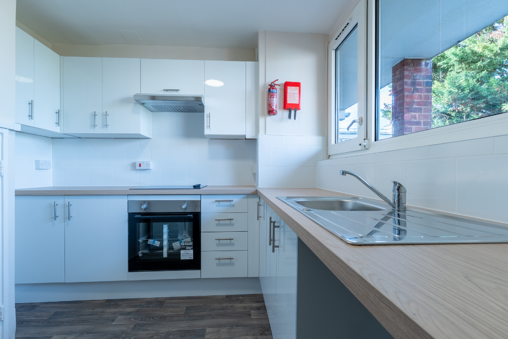 Flat for sale in London, Ibsley Gardens, London, SW15 4LU, 853 m²