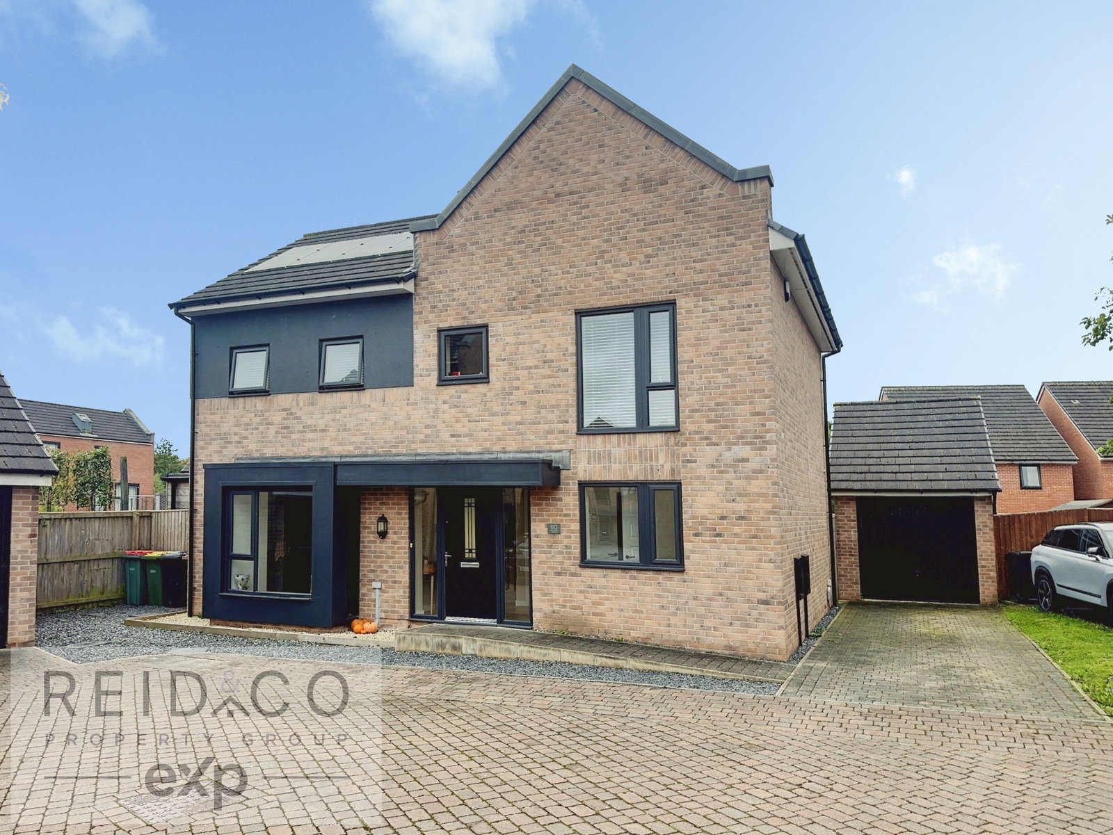 Detached House for sale in Preston, Greenfinch Avenue, Cottam, Preston, PR4 0PF, 1529 m²