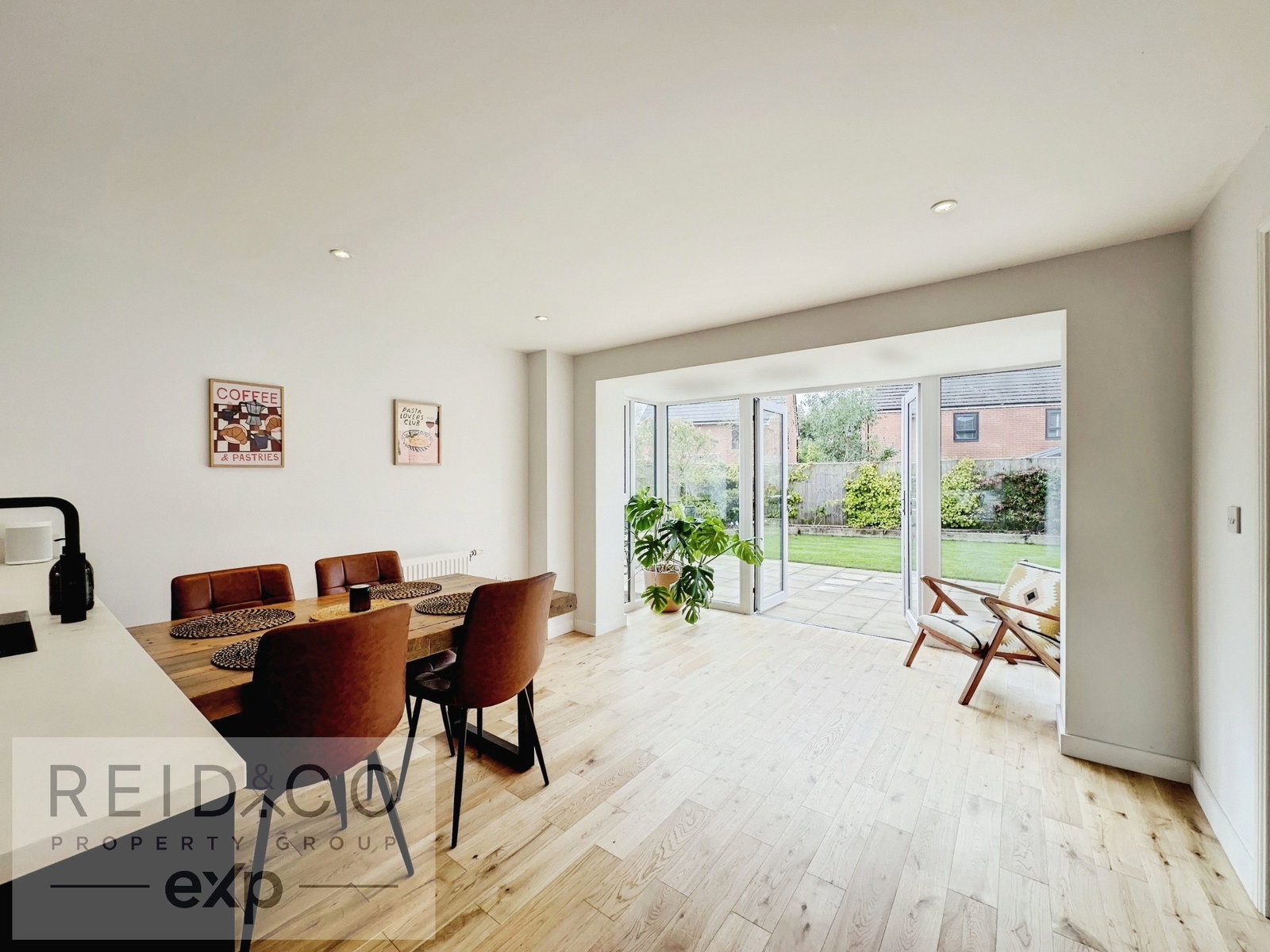 Detached House for sale in Preston, Greenfinch Avenue, Cottam, Preston, PR4 0PF, 1529 m²