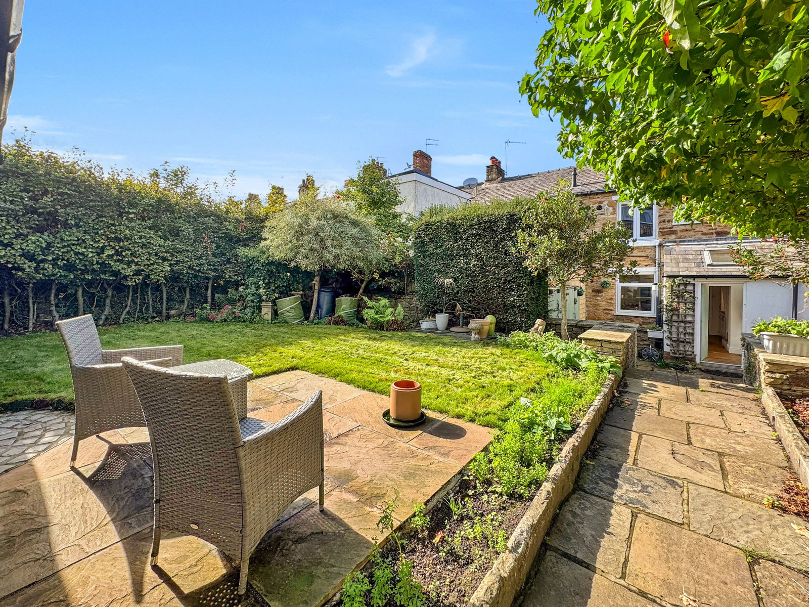 Terraced House for sale in Stockport, Compstall Road, Marple Bridge, Stockport SK6, 890 m²