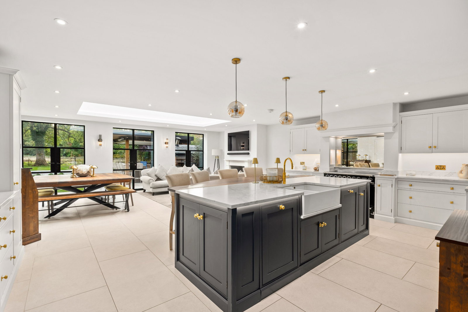 Detached House for sale in Stevenage, Chestnut Walk, Old Town, Stevenage, Hertfordshire, SG1 4DD