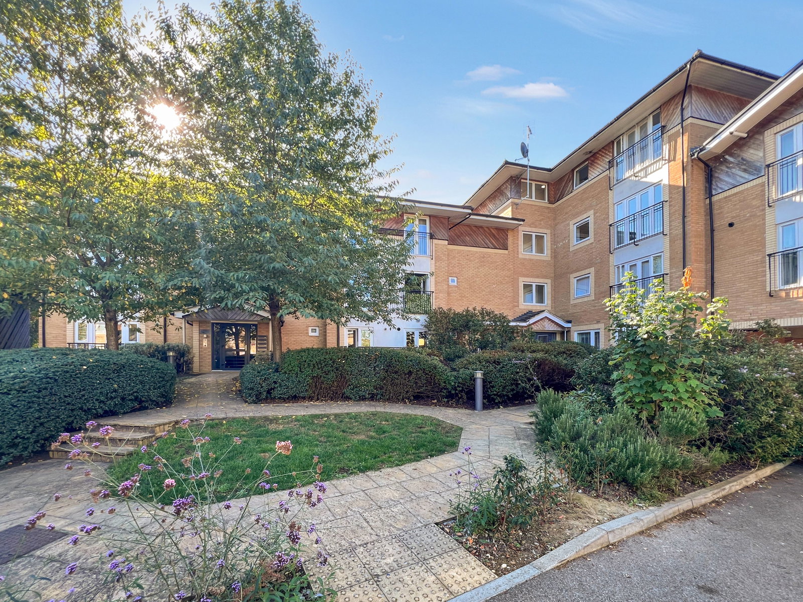Apartment for sale in Hornchurch, Stafford Avenue, Hornchurch, RM11 2FA