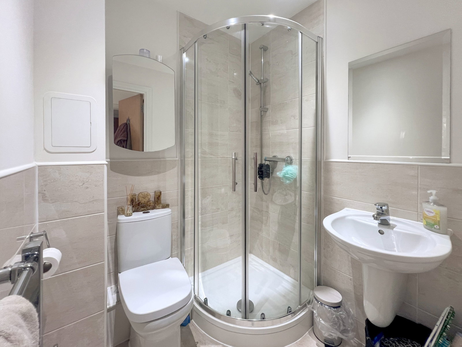 Apartment for sale in Hornchurch, Stafford Avenue, Hornchurch, RM11 2FA
