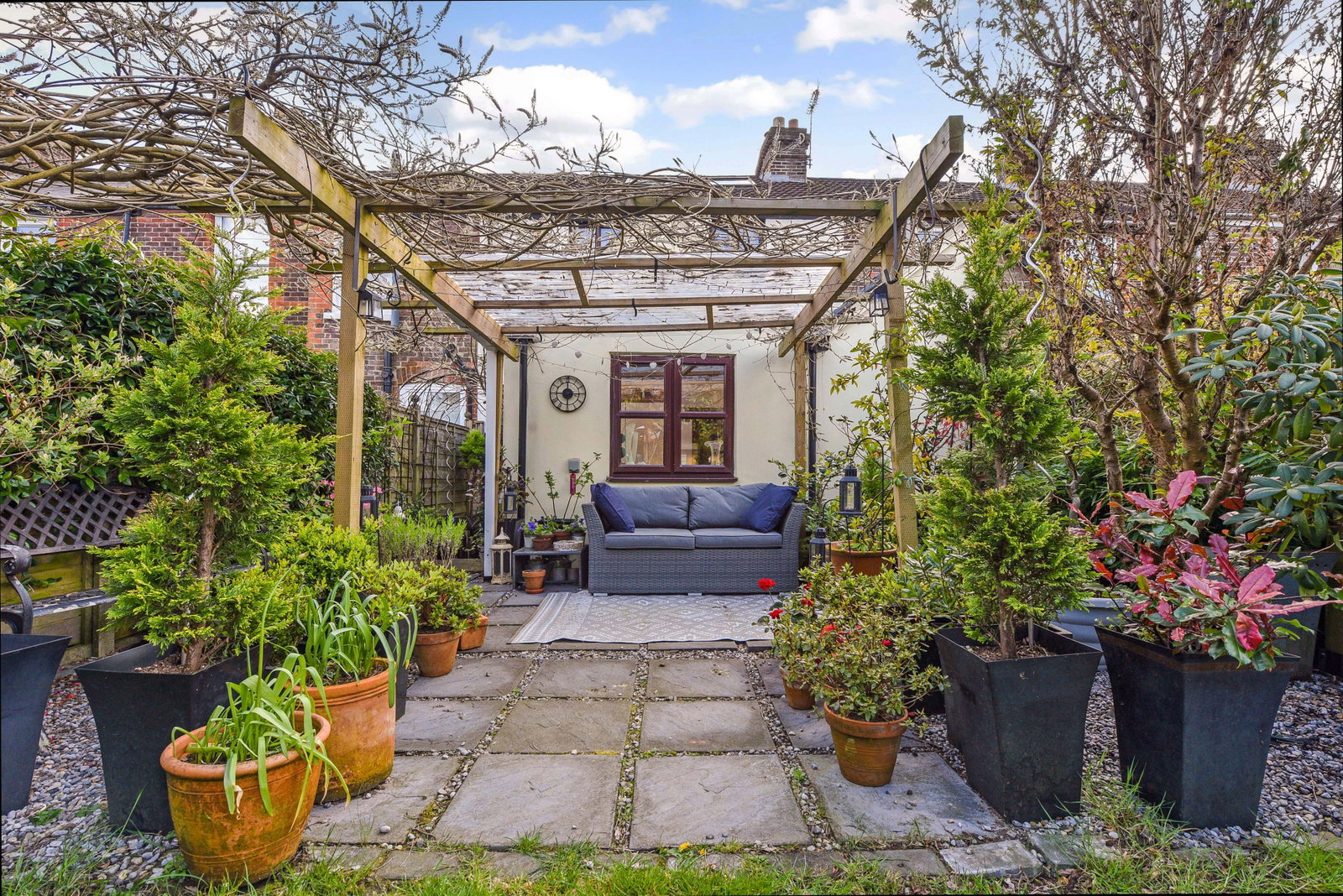 Terraced House for sale in Petersfield, Osborne Road, Petersfield, GU32 2AE, 1397 m²
