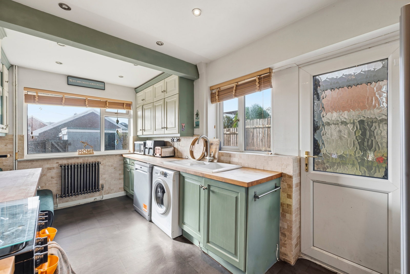 Semi Detached House for sale in Swansea, West Cross Lane, West Cross, Swansea, SA3 5NG, 1332 m²