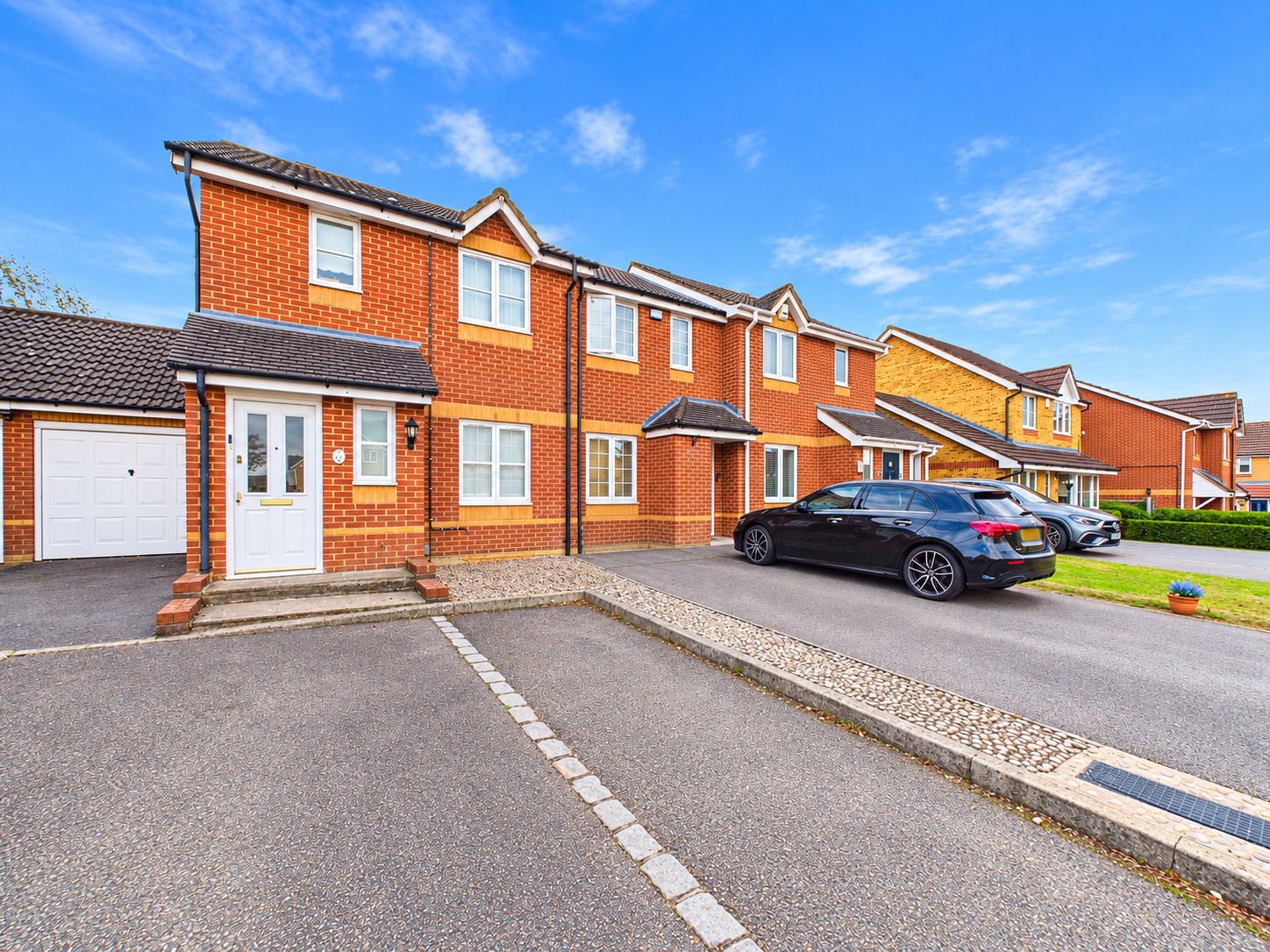 End Of Terrace House for sale in Harlow, Corner Meadow, Harlow, Essex, CM18 7JN