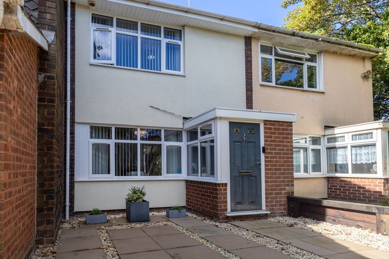 Terraced House for sale in Walsall, Station Close, Walsall, WS3 2PQ