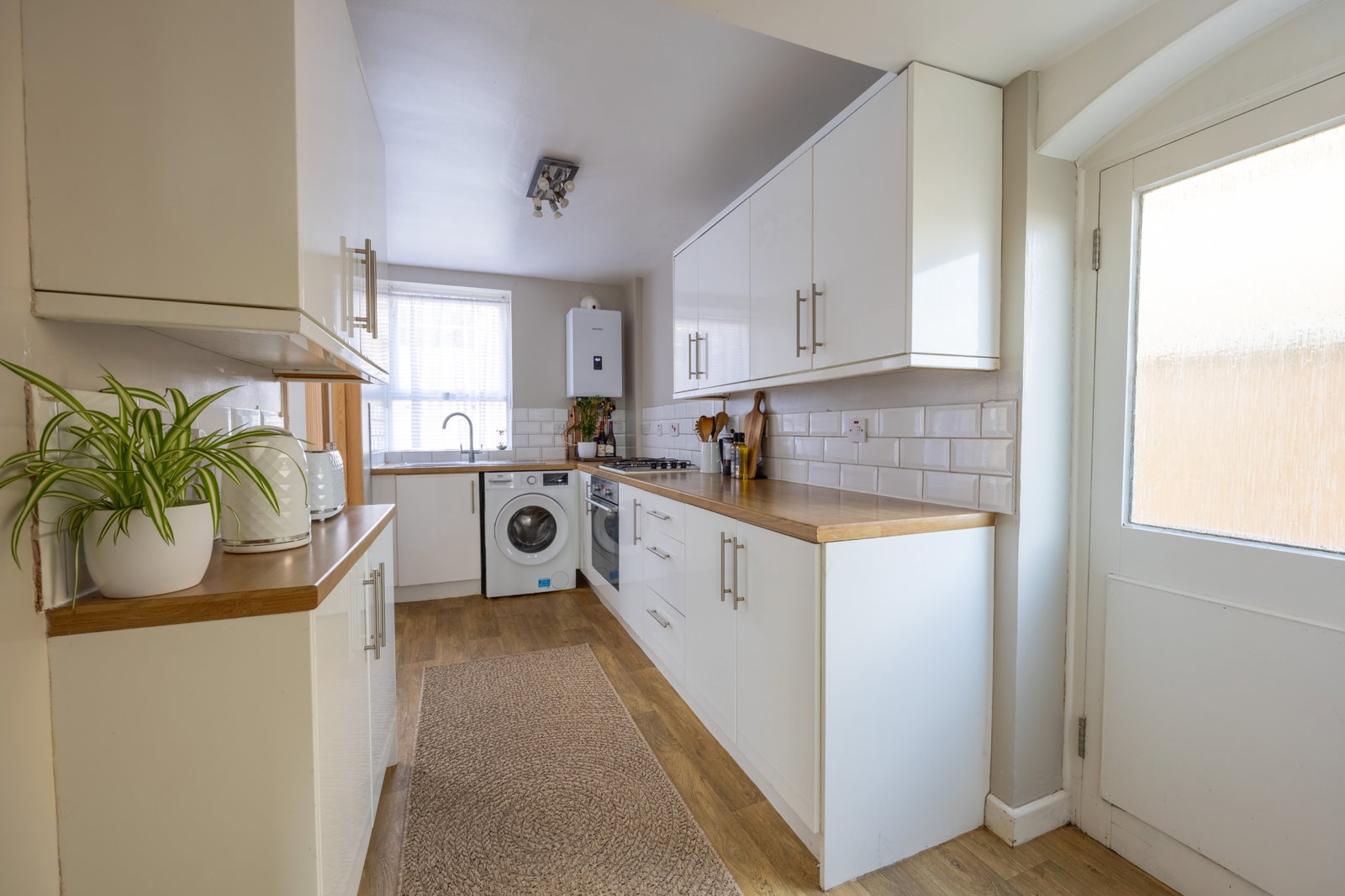 Semi Detached House for sale in Bristol, Ponsford Road, Knowle, Bristol, BS4 2UR, 904 m²