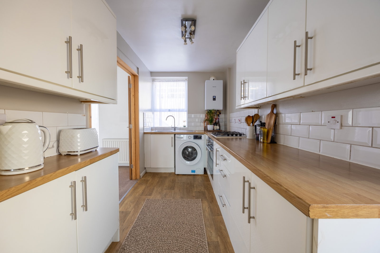 Semi Detached House for sale in Bristol, Ponsford Road, Knowle, Bristol, BS4 2UR, 904 m²