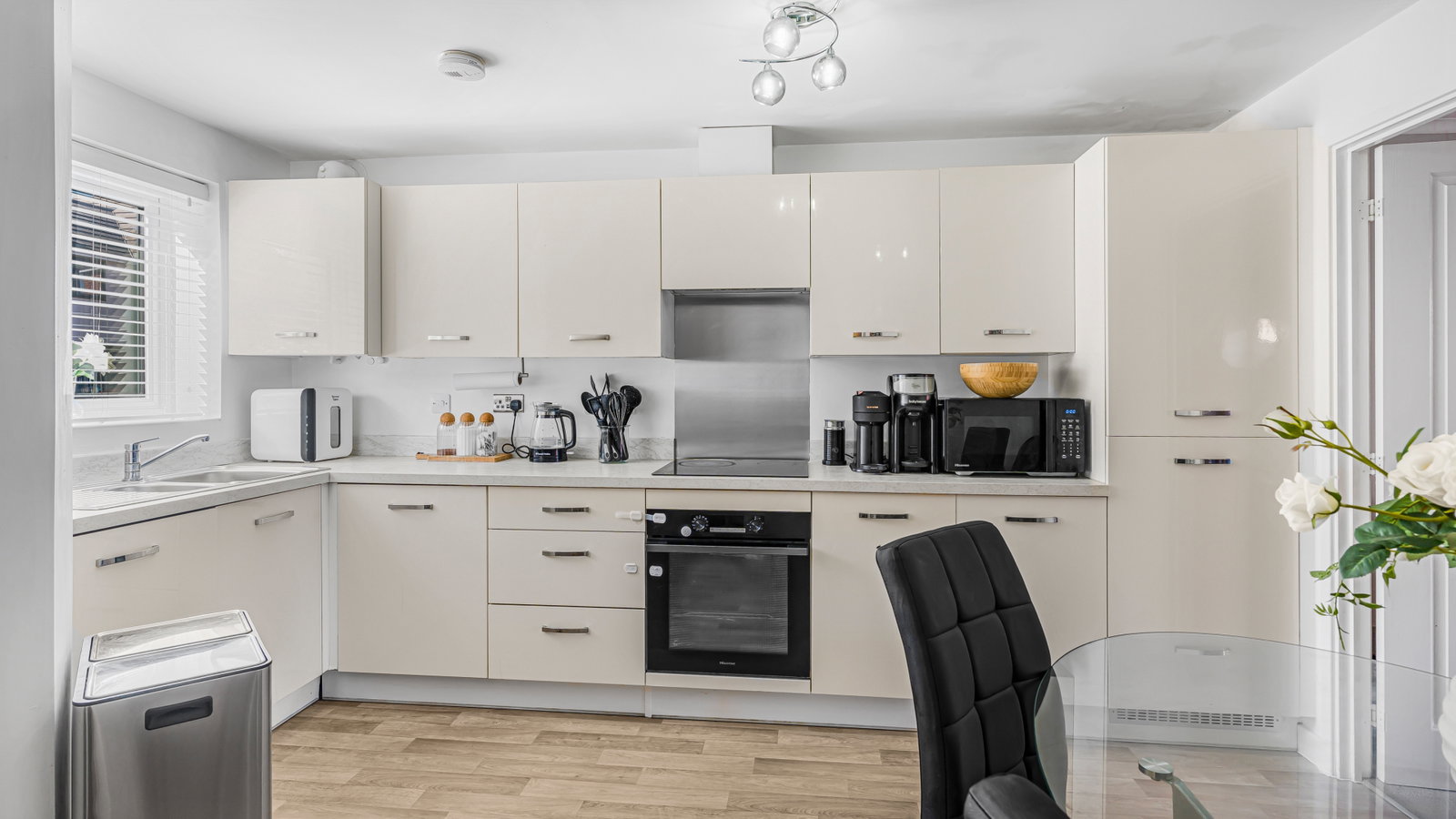 Semi Detached House for sale in Walsall, 42 Turnstone Road, Walsall, WS3 1EQ, 1113 m²