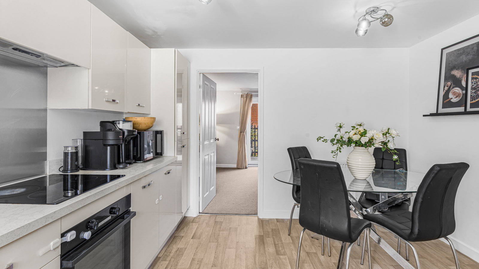 Semi Detached House for sale in Walsall, 42 Turnstone Road, Walsall, WS3 1EQ, 1113 m²