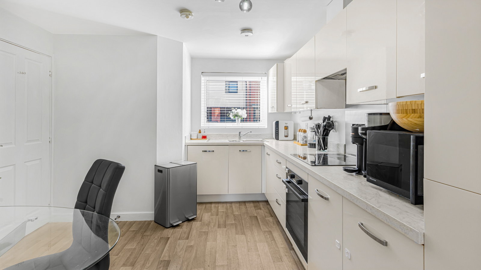 Semi Detached House for sale in Walsall, 42 Turnstone Road, Walsall, WS3 1EQ, 1113 m²