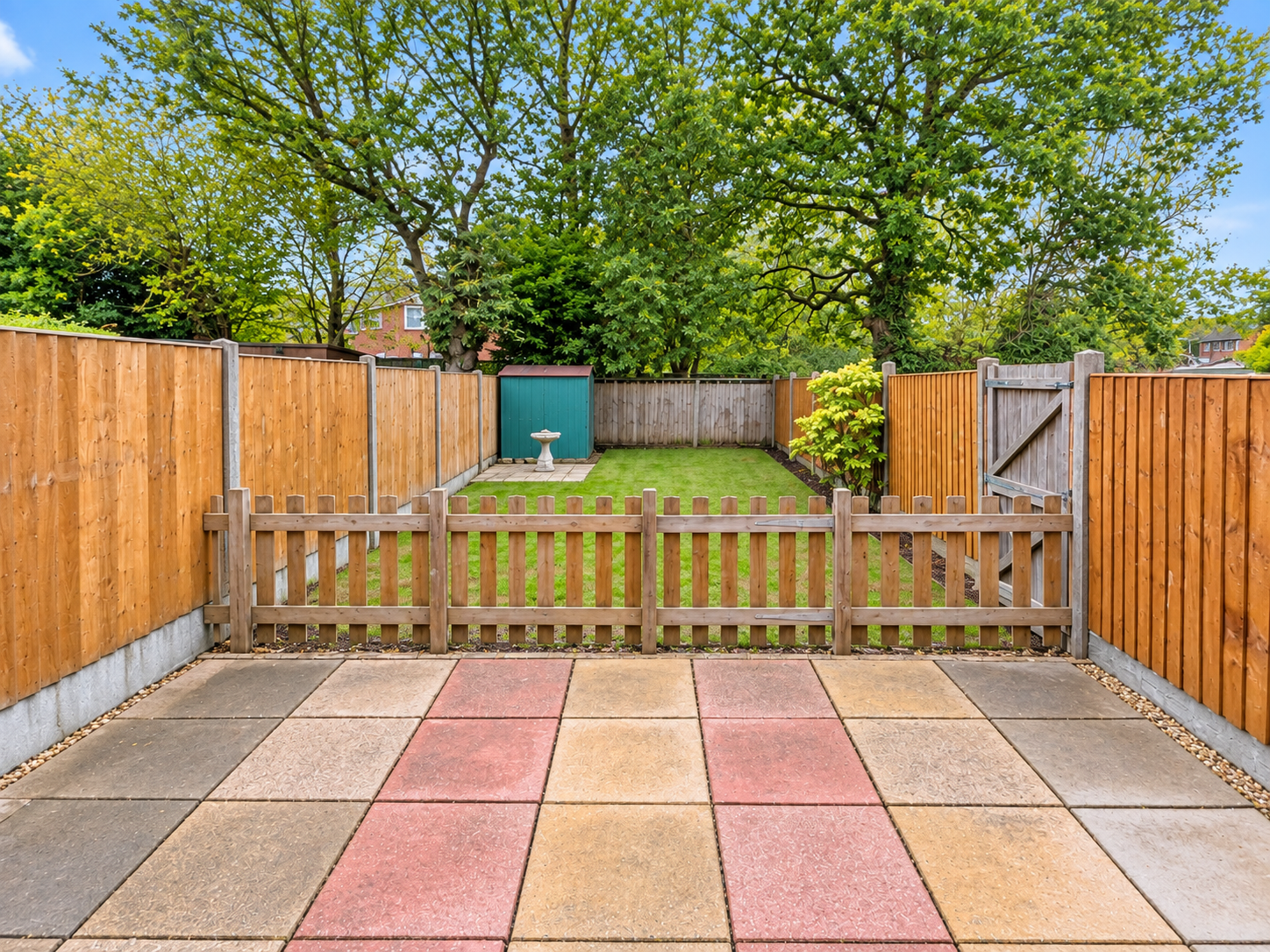 End Of Terrace House for sale in Birmingham, Pinewood Drive, Birmingham, B32 4LD