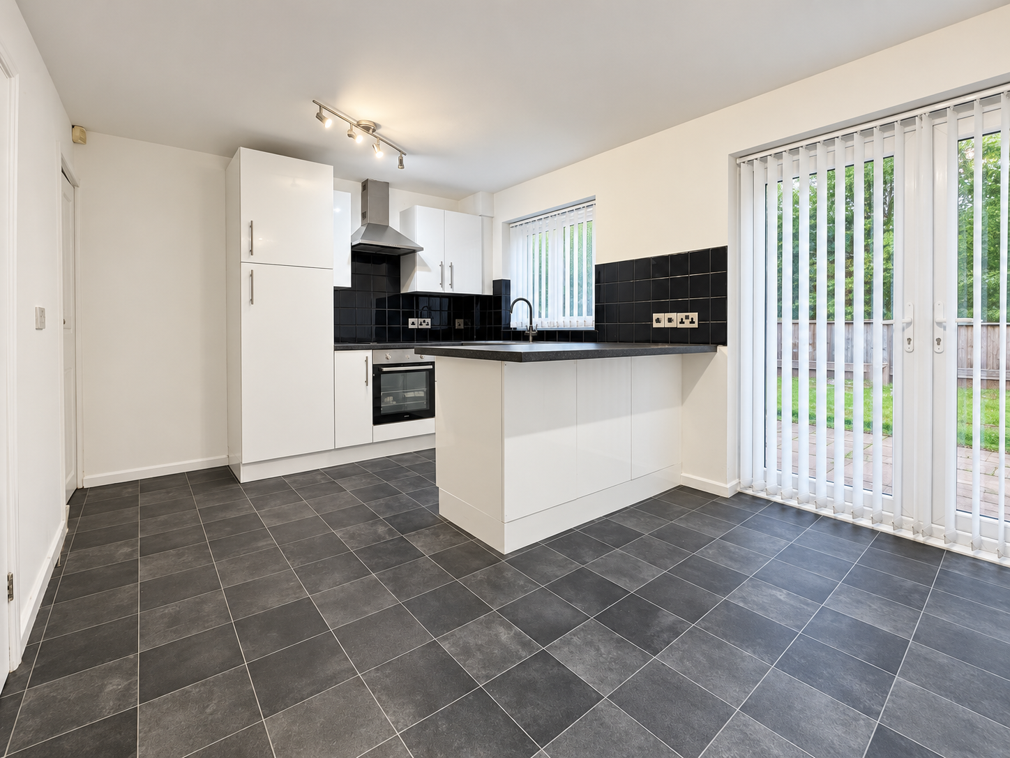End Of Terrace House for sale in Birmingham, Pinewood Drive, Birmingham, B32 4LD