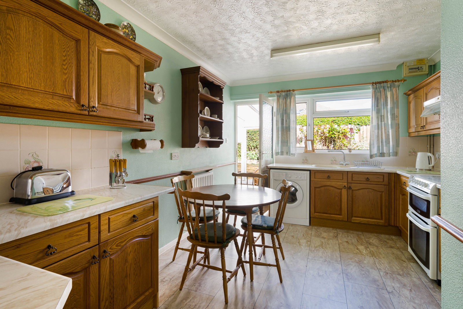 Bungalow for sale in Grantham, Lichfield Close on Barrowby Gate in Grantham, 1047 m²