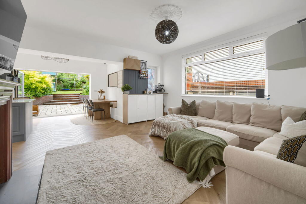 Detached House for sale in Swansea, Clasemont Road, Morriston, Swansea