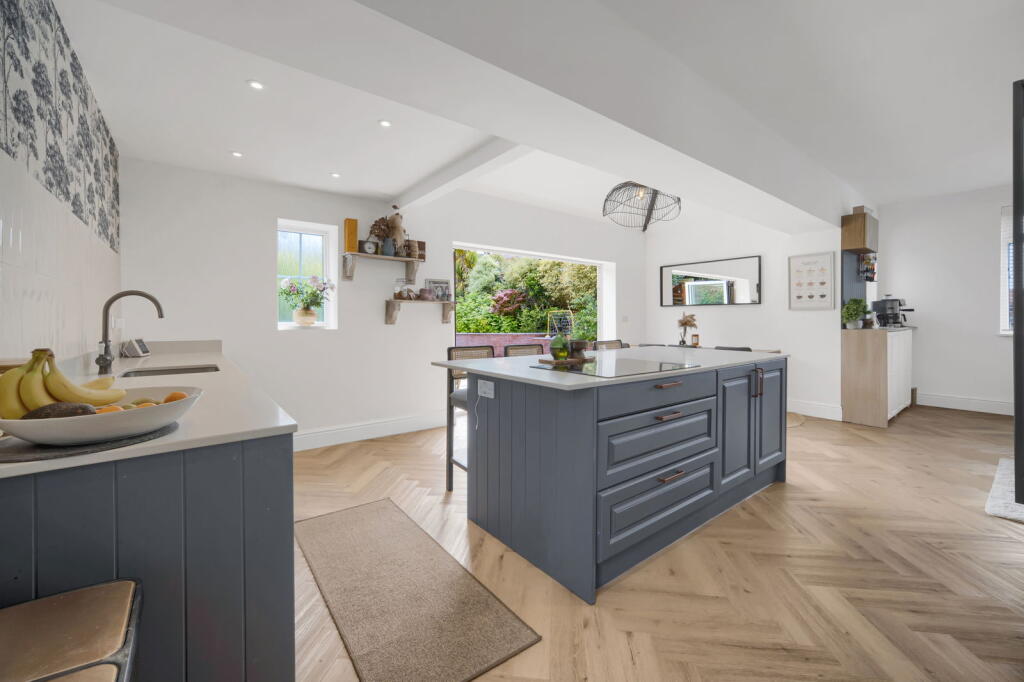 Detached House for sale in Swansea, Clasemont Road, Morriston, Swansea