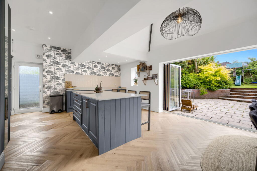 Detached House for sale in Swansea, Clasemont Road, Morriston, Swansea