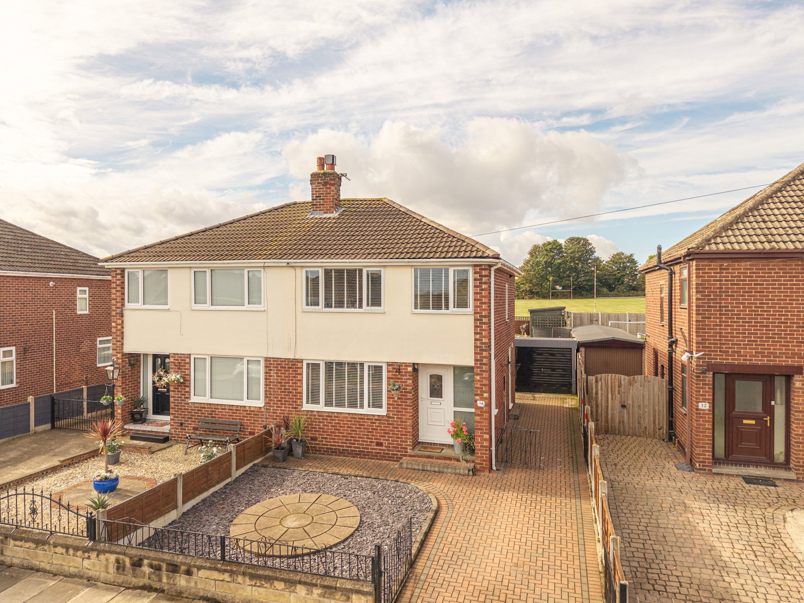 Semi Detached House for sale in Castleford, Windermere Road, Castleford, WF10 3NQ, 828 m²