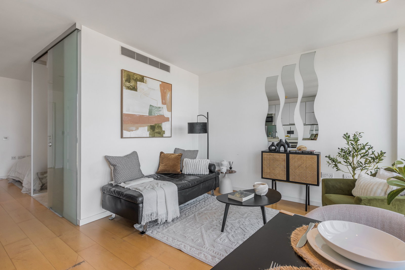 Studio for sale in London, Ontario Tower, London, E14